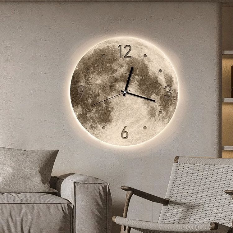 Avelena | Wanduhr mit LED Licht | Mond-Design | 2-in-1 Uhr & Wandleuchte | Ø 30/40 cm | Leises Uhrwerk