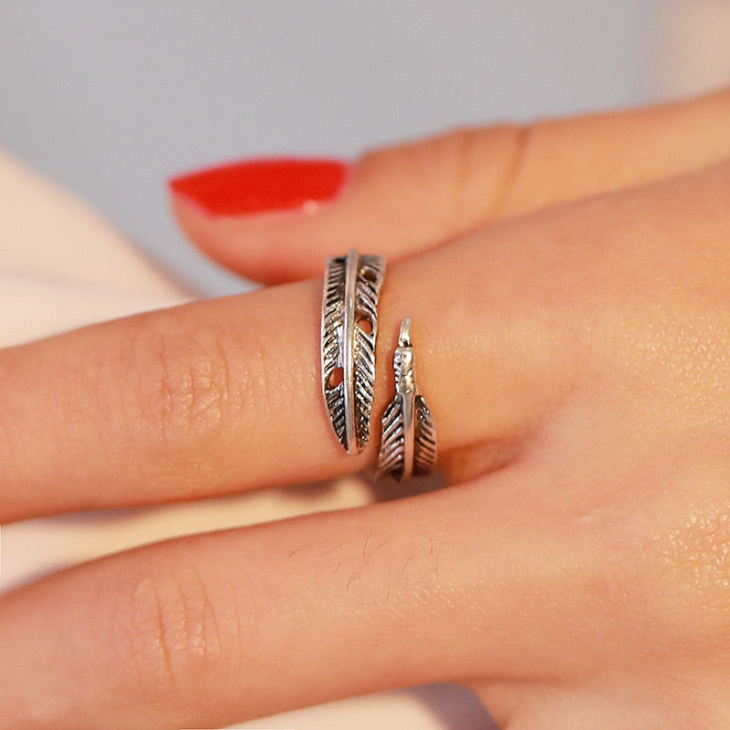 Avelena | Damen Ring im Vintage-Chic | Katzen Knuckelring im Tiermotiv | Modischer Unisex Schmuck aus Zinklegierung | Party & Alltag