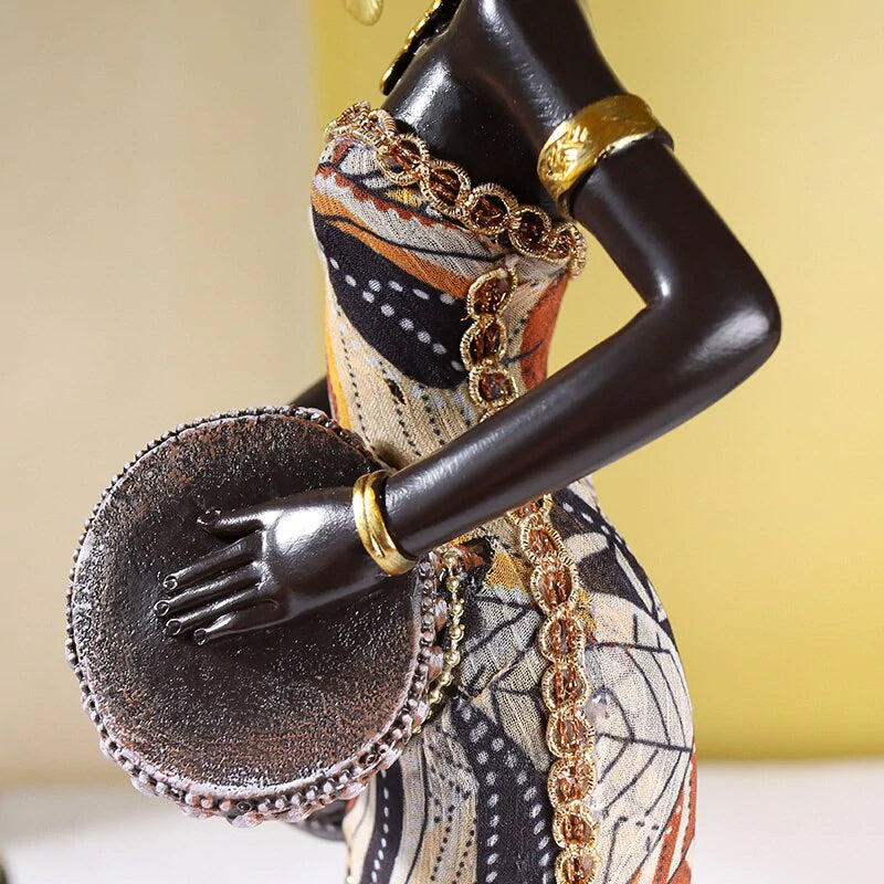 Avelena | Afrikanische weibliche Musiker-Skulptur