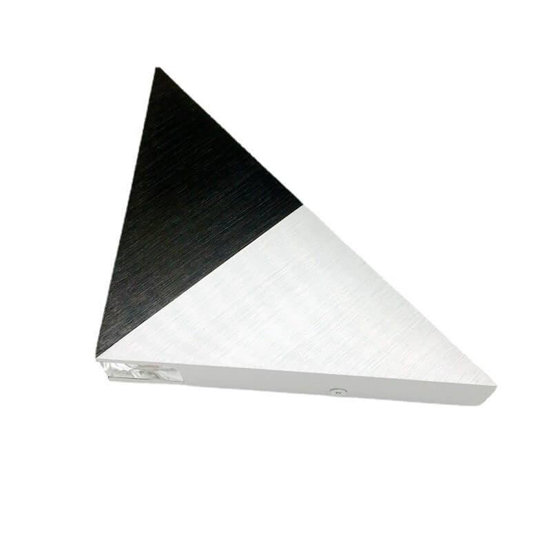 Avelena | TriLumina Prisma LED Wandleuchte | Kreatives Pyramidendesign | Aluminium & Acryl | Farbige Lichtoptionen