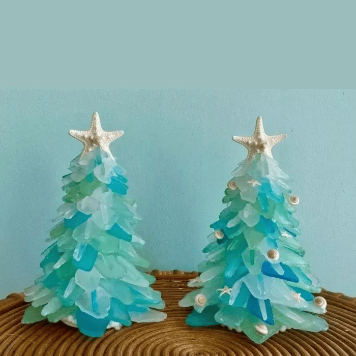 Avelena | Weihnachtsbaum aus Meerglas-Imitat | Handgefertigt | Blau-Grün-Türkis | Mit Muscheln & Seesternen