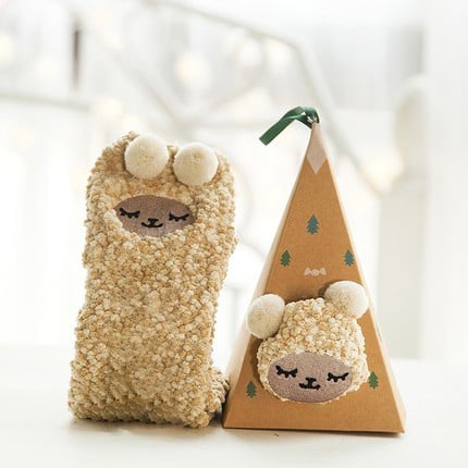 Avelena | Weihnachts-Socken im Geschenkbox-Design | Flauschige Haus- & Kuschelsocken | Universalgröße