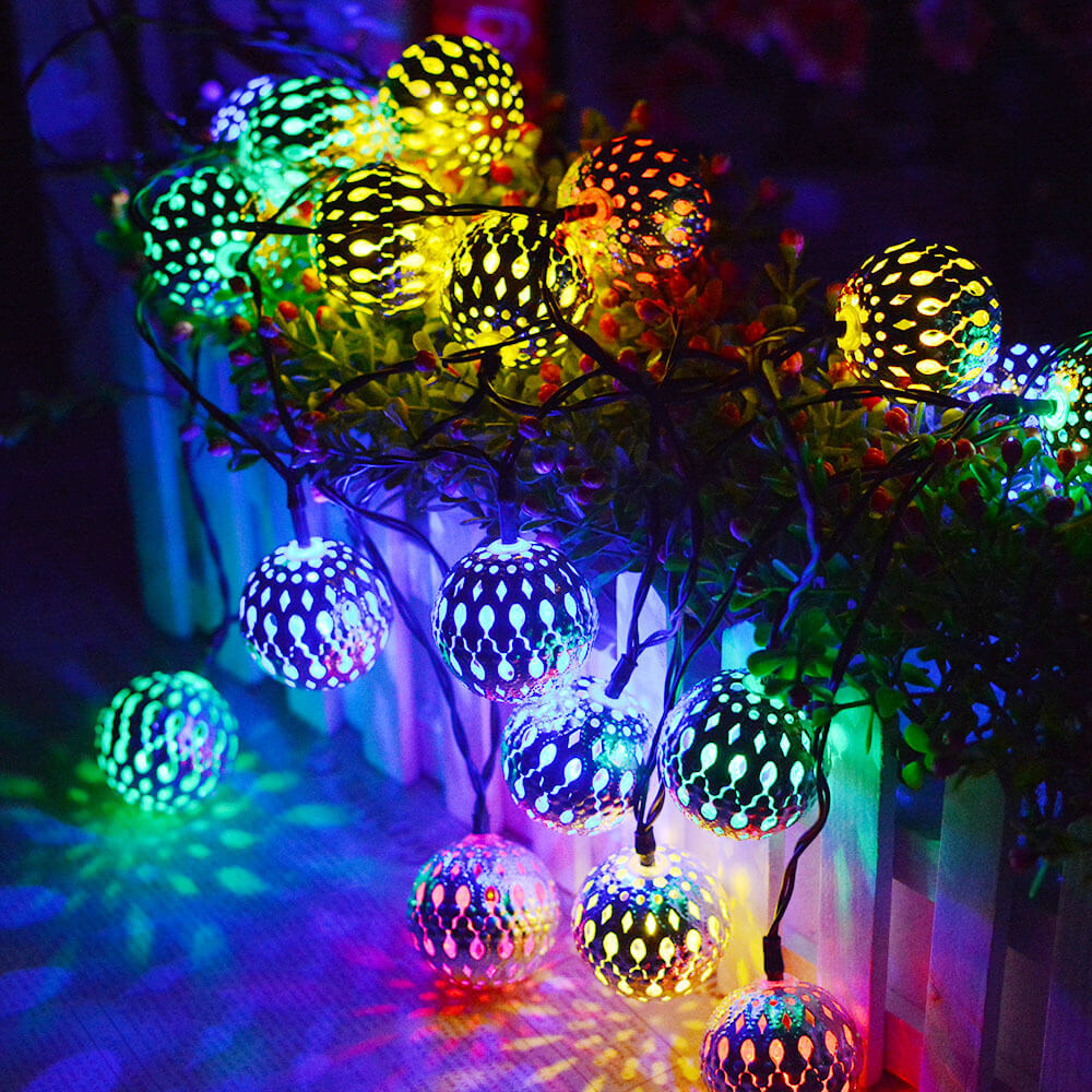Avelena | Solar-Lichterkette Marokkanische Kugel Bunte LED Weihnachtslichter Eisenkugeln Dekoration Außen Lichterkette