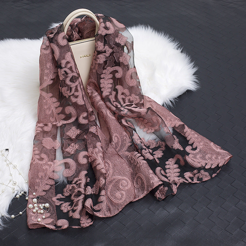 Avelena | Seidenschal mit Schnittblumen hohlem Motiv
