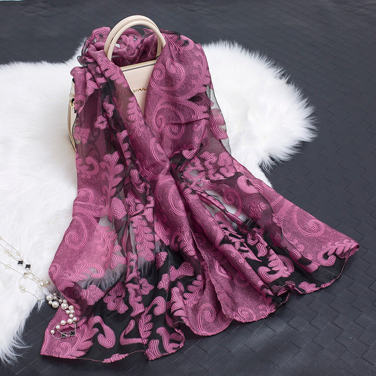 Avelena | Seidenschal mit Schnittblumen hohlem Motiv