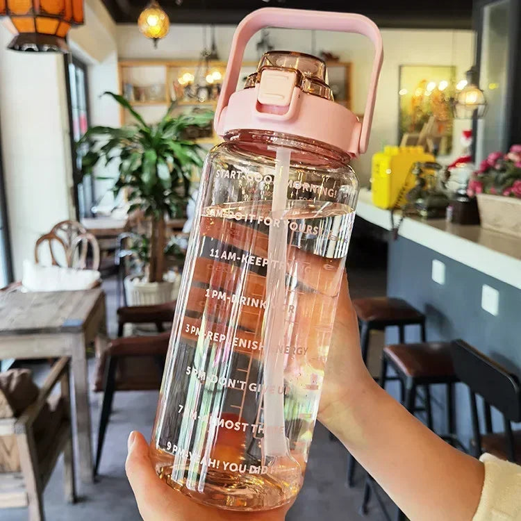 Avelena | 2L Tragbare Sport-Wasserflasche mit Trinkhalm und Zeitangaben