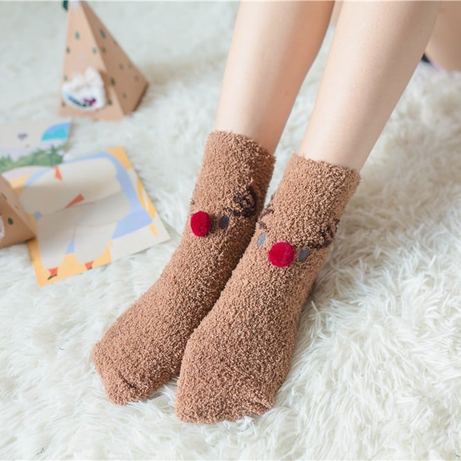 Avelena | Weihnachts-Socken im Geschenkbox-Design | Flauschige Haus- & Kuschelsocken | Universalgröße