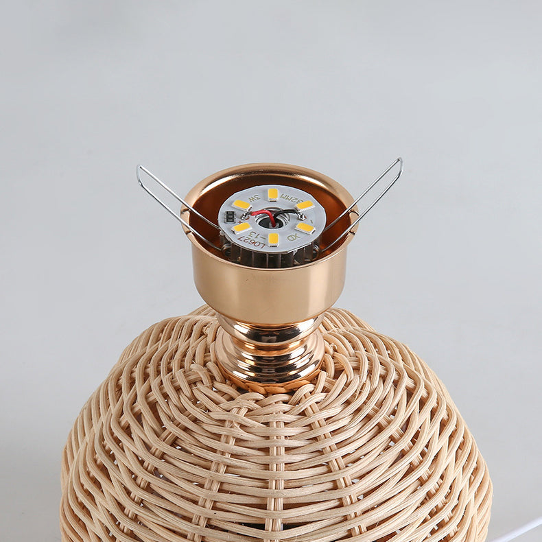 Avelena | RattaLume Nordic LED Tischlampe | Geflochtenes Rattan & Faltstoffschirm | Stimmungslicht | Deko fürs Schlafzimmer
