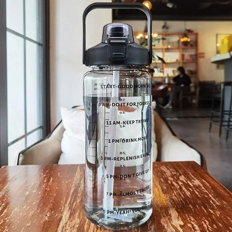 Avelena | 2L Tragbare Sport-Wasserflasche mit Trinkhalm und Zeitangaben