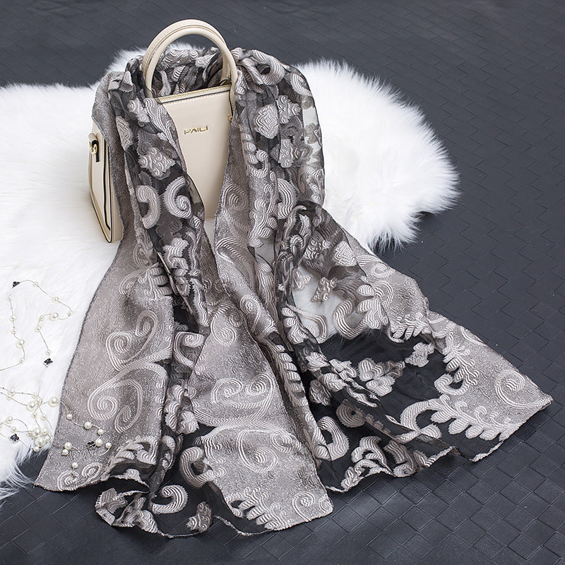 Avelena | Seidenschal mit Schnittblumen hohlem Motiv