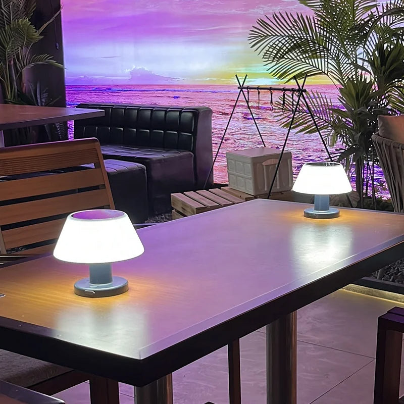 Avelena | Solar Tischlampe | Außentaugliches wasserdichtes LED Licht | Tragbare solarbetriebene Beleuchtung für Terrassen, Gärten und Camping