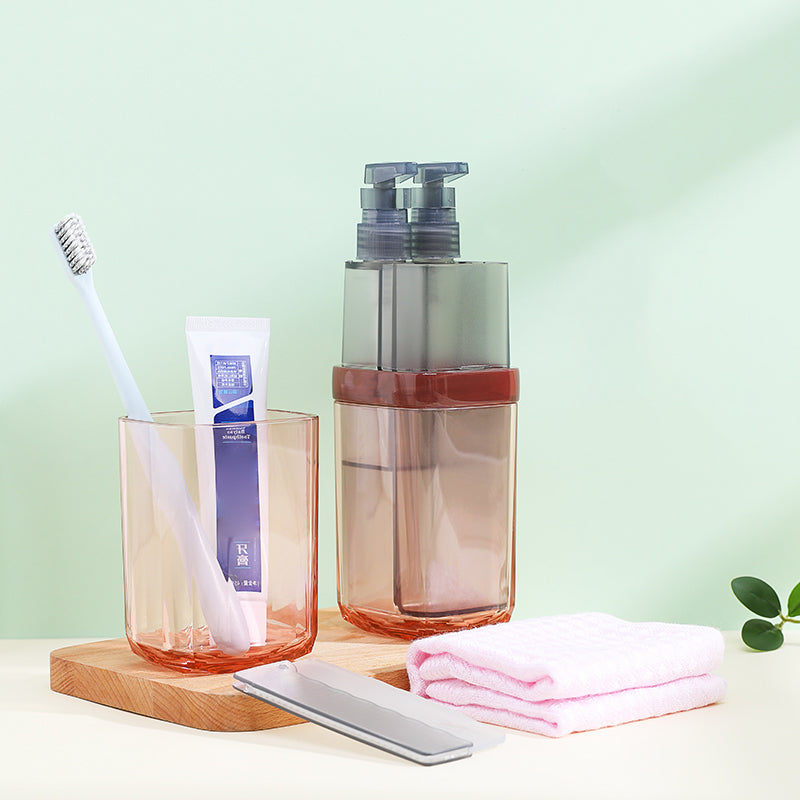 Avelena | 8-in-1 Tragbare Sub-Flasche, mit 2 Tassen, 2 Reiseflaschen, weicher Zahnbürste, faltbarem Kamm, Zahnpasta & Handtuch