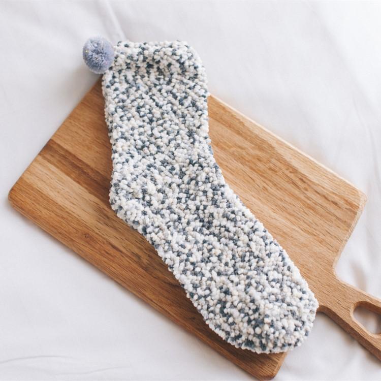 Avelena | Süße Winter Fuzzy Slipper Socken