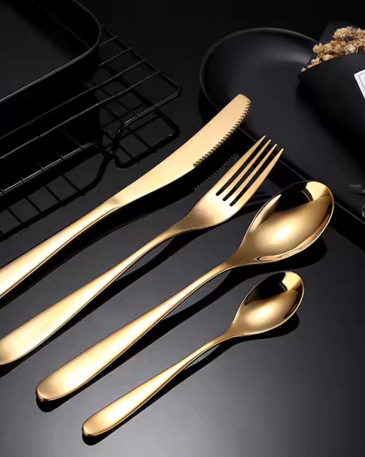 Avelena – Golden Besteckset mit raffiniertem Finish für stilvolles Speisen