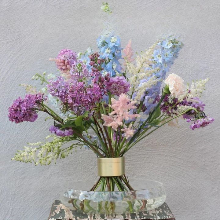 Avelena | BloomHolder – Perfekte Arrangements in Sekunden
