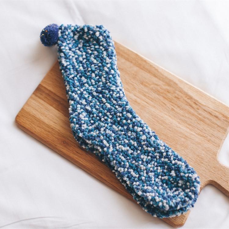 Avelena | Süße Winter Fuzzy Slipper Socken