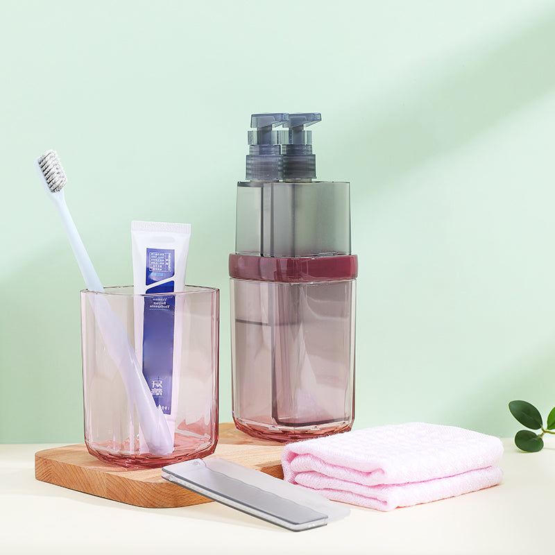 Avelena | 8-in-1 Tragbare Sub-Flasche, mit 2 Tassen, 2 Reiseflaschen, weicher Zahnbürste, faltbarem Kamm, Zahnpasta & Handtuch