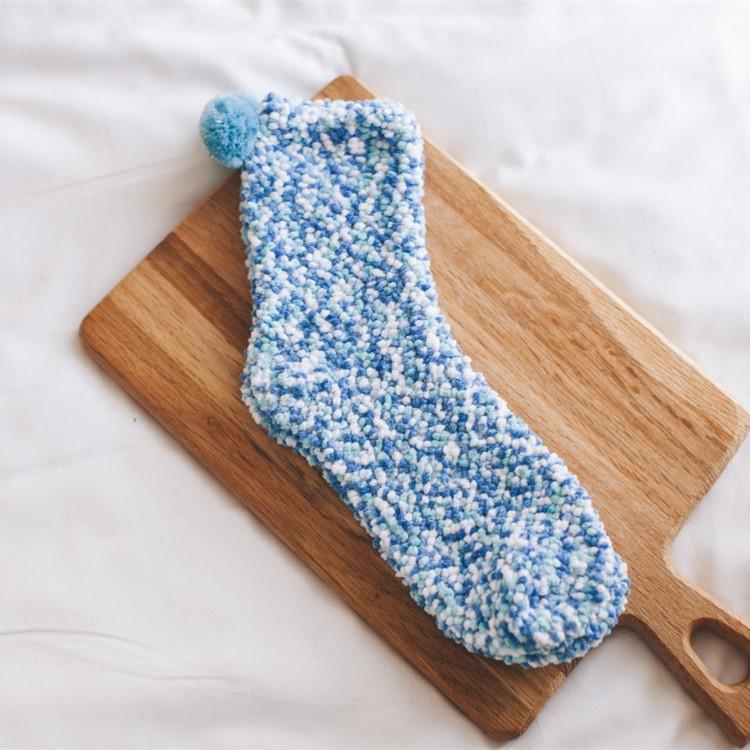 Avelena | Süße Winter Fuzzy Slipper Socken
