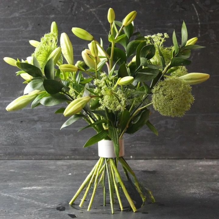 Avelena | BloomHolder – Perfekte Arrangements in Sekunden