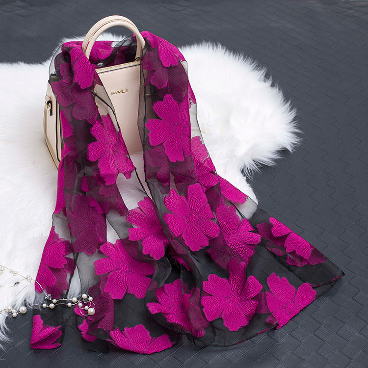 Avelena | Seidenschal mit Schnittblumen hohlem Motiv