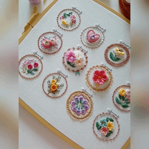 Avelena | Stickrahmen Set „Kleiner Blumenrahmen“ | DIY Stickerei | 12 Designs | Für Anfänger
