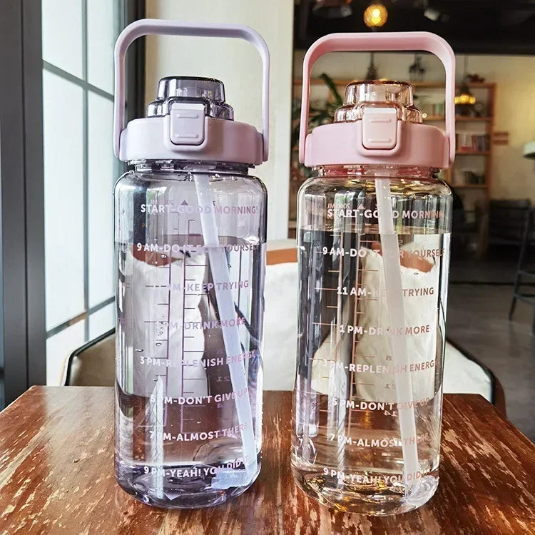 Avelena | 2L Tragbare Sport-Wasserflasche mit Trinkhalm und Zeitangaben