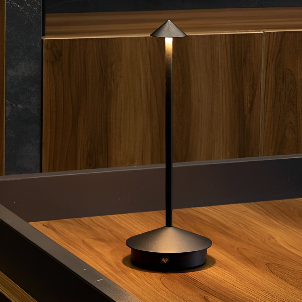 Avelena | Pina Pro - Stilvolle Dimmbare USB Tischlampe