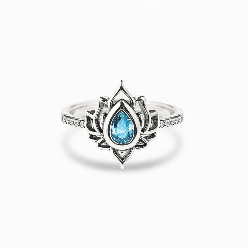 Avelena | Zierlicher Lotus-Ring