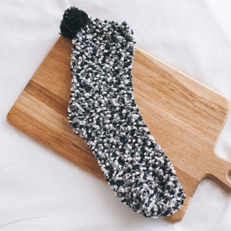 Avelena | Süße Winter Fuzzy Slipper Socken