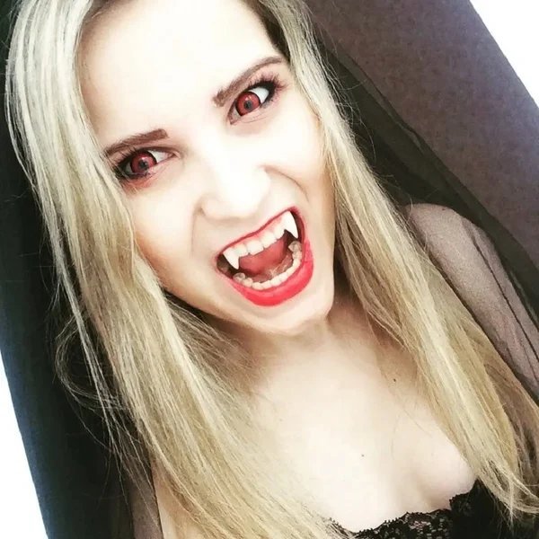 Avelena | ReißZahn Müheloser Vampir-Transformationsprozess