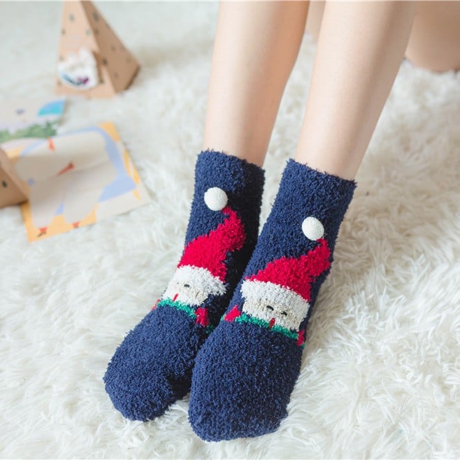 Avelena | Weihnachts-Socken im Geschenkbox-Design | Flauschige Haus- & Kuschelsocken | Universalgröße