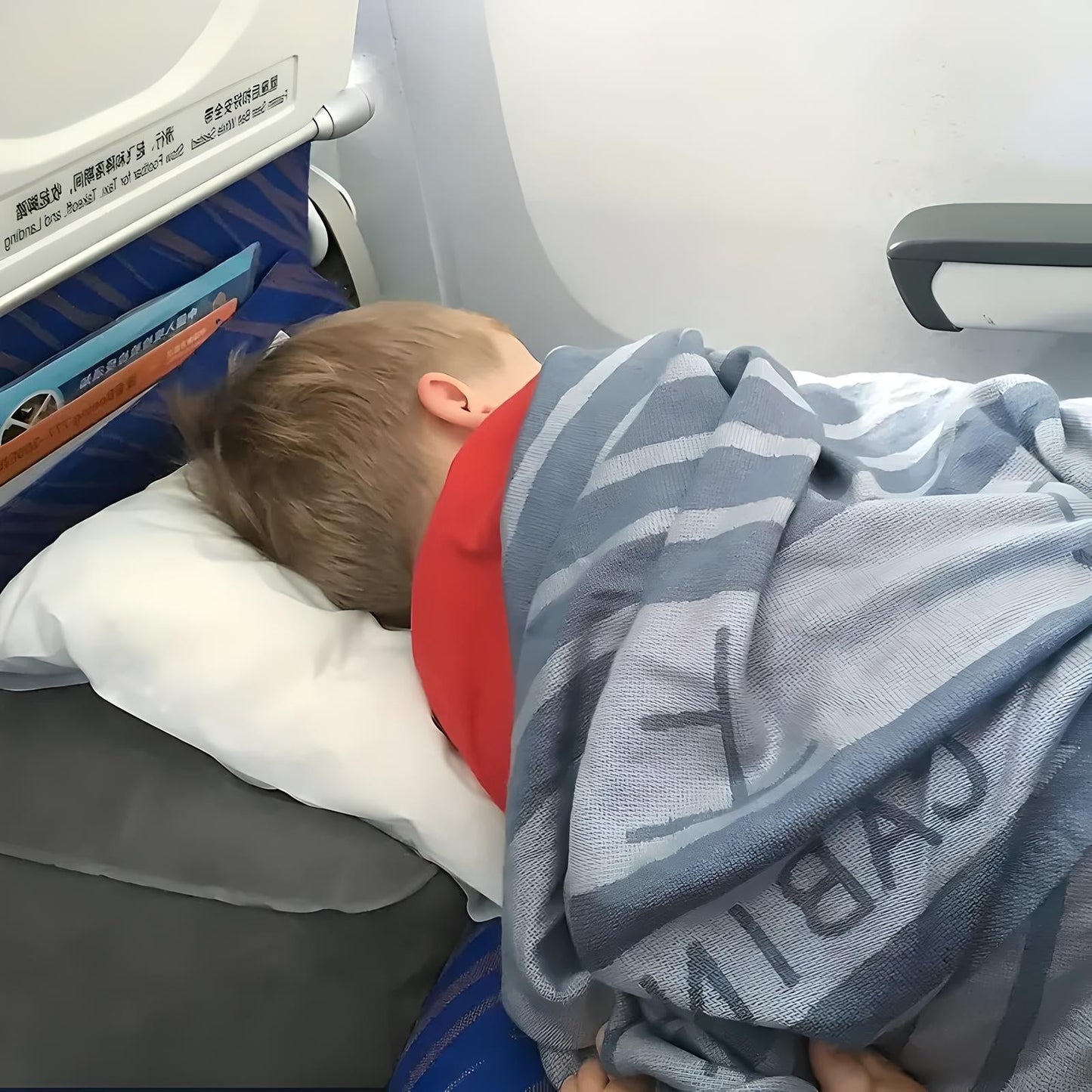 Avelena | Aufblasbare Reisefußstütze | Ergonomisch, höhenverstellbar & kompakt für Flugzeuge, Züge, Busse & Büroeinsatz