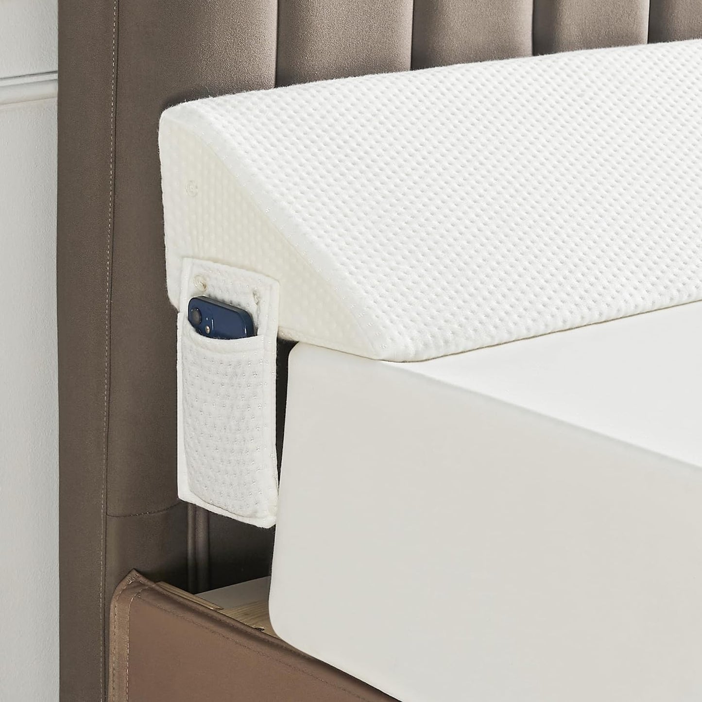 Avelena | Abstandshalter Keilkissen | Verstellbare Höhe, kompaktes Design & ideal für Einzel-, Queensize-, Kingsize-Betten und Sofas