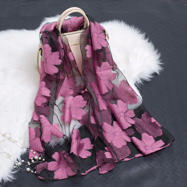 Avelena | Seidenschal mit Schnittblumen hohlem Motiv