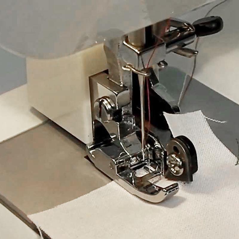 Avelena | Seiten-Schneider Overlock-Fußteil
