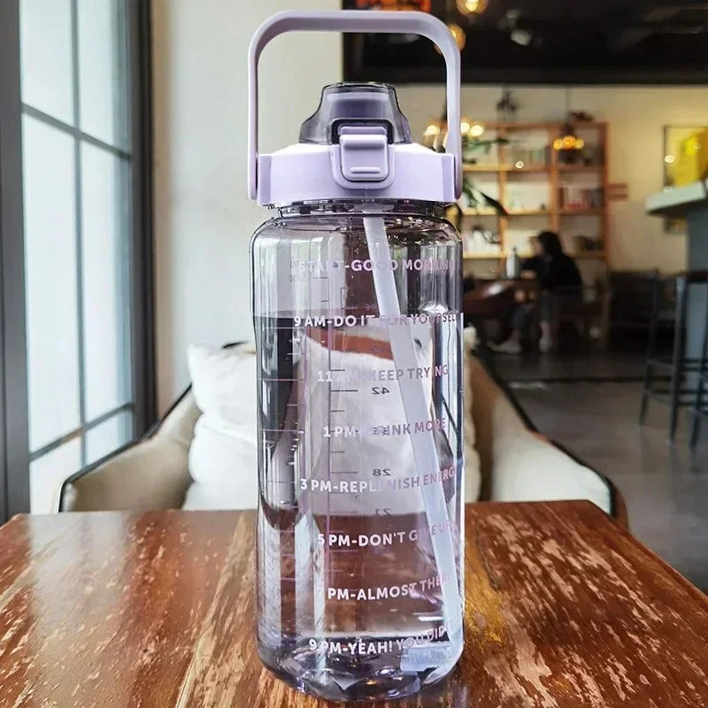 Avelena | 2L Tragbare Sport-Wasserflasche mit Trinkhalm und Zeitangaben