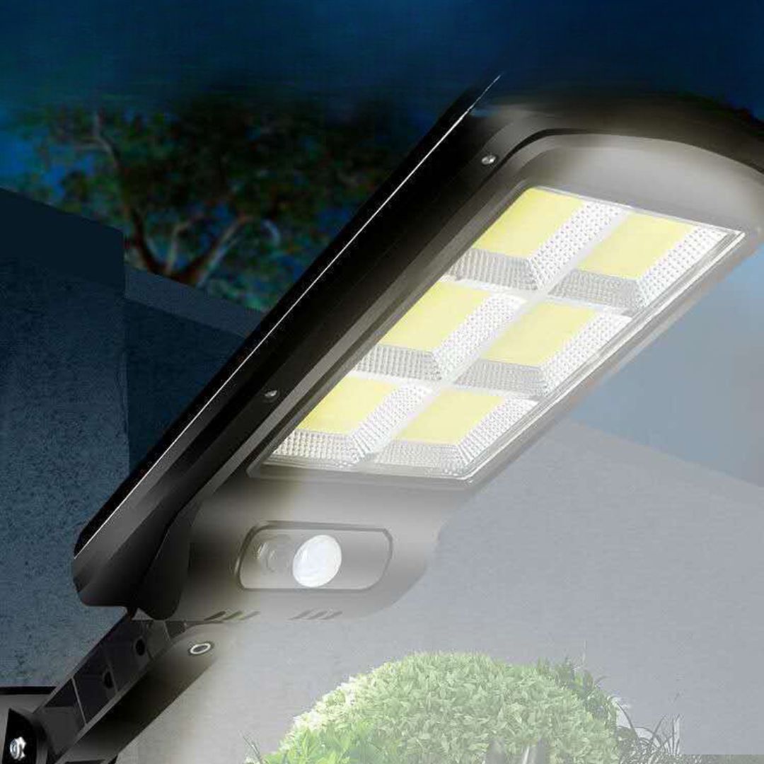 Avelena | Solar-Straßenleuchte mit 4000 Lumen (Räumungsverkauf)