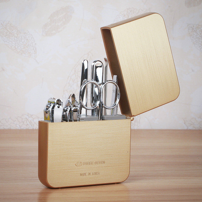 Avelena | 7-teilige Maniküre Set, mit 2 Nagelknipsern, Schönheitsschneider, Nagelfeile, Ohrenreiniger, für Fingernägel & Zehennägel