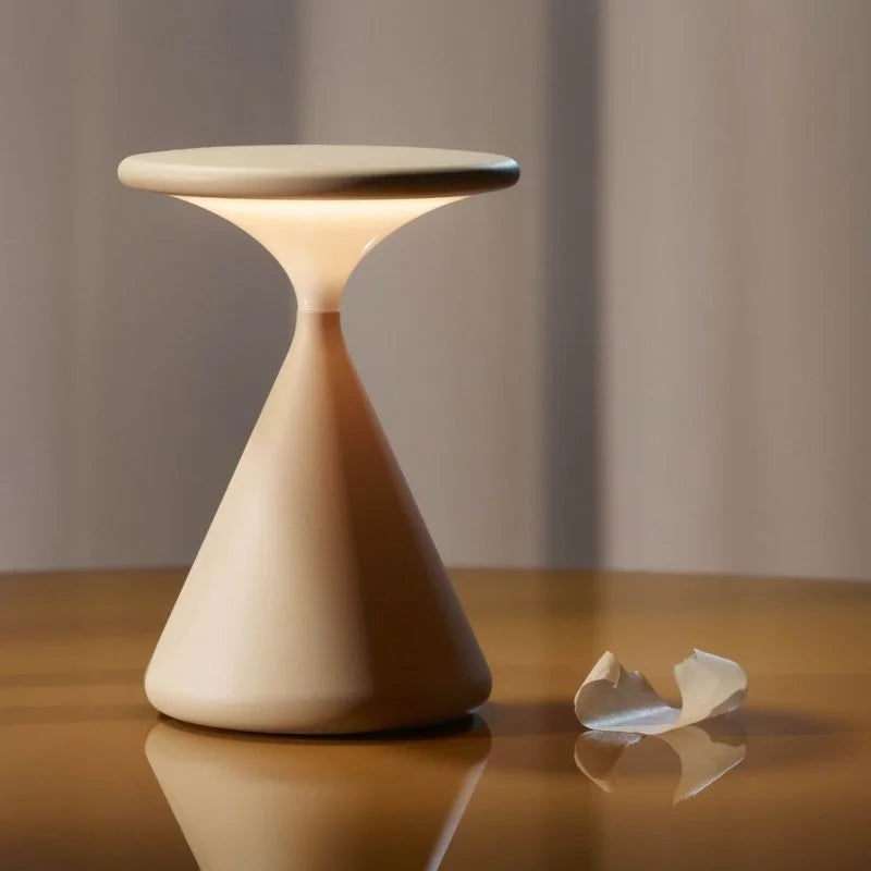 Avelena | Aeron Sanduhr Kabellose LED Tischlampe – Wiederaufladbar, Dimmbar, Modernes Design