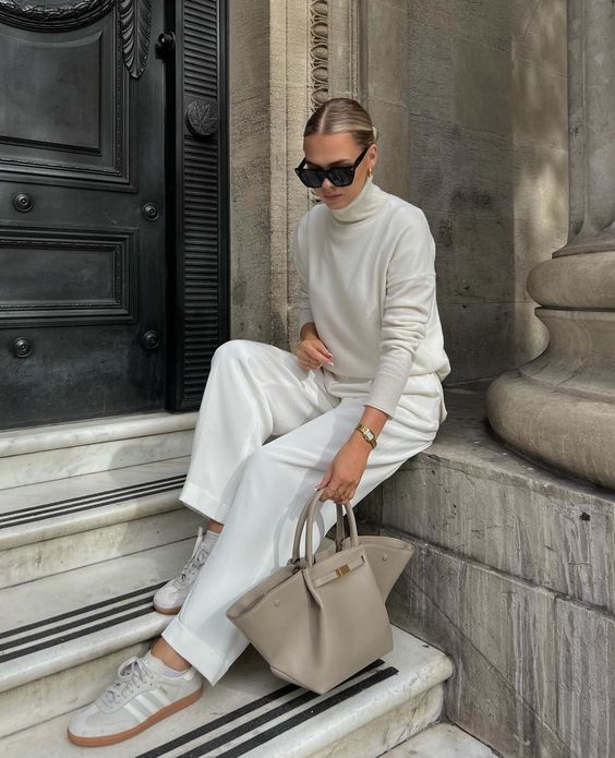 Avelena | Tassa Luxus Oversized Schultertasche mit goldener Verschluss - Elegante Minimalistische Tote für Frauen