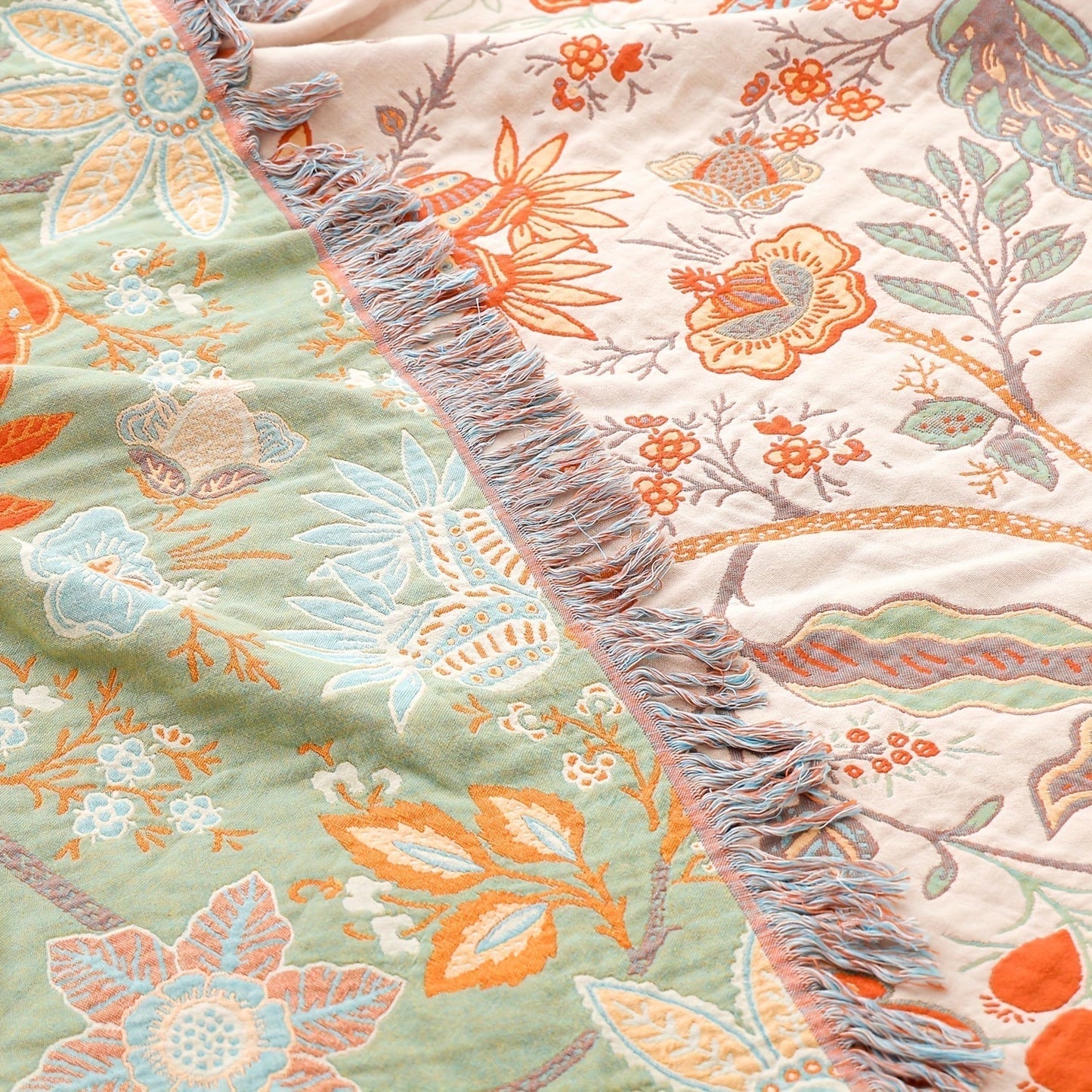 Avelena | ThreadHaven - Boho Quasten Tagesdecke