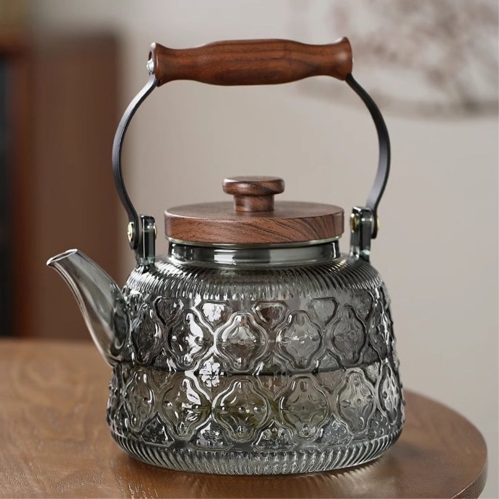 Avelena | Zoie Glas Teekanne mit Sieb – Hitzebeständiger 1000ml Borosilikat-Kessel mit Holzgriff