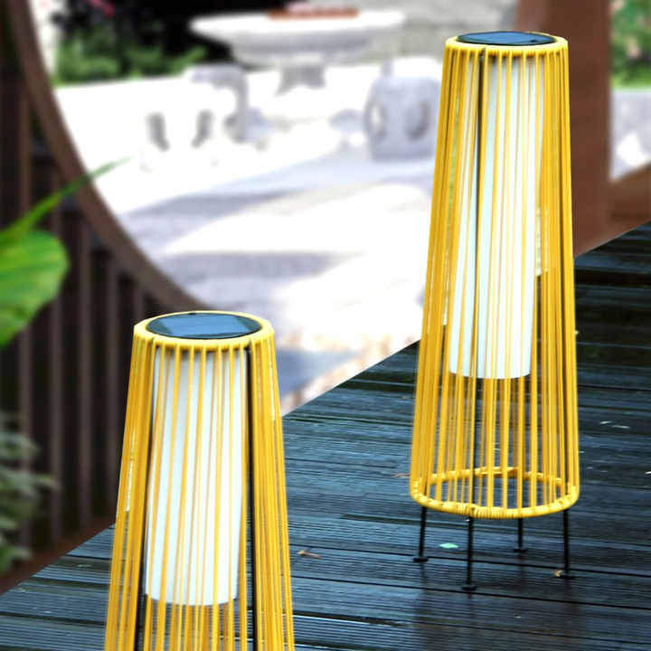 Avelena | Solar LED Rattan-Laterne – Große Außenbeleuchtung im Oval-Design für Garten und Terrasse