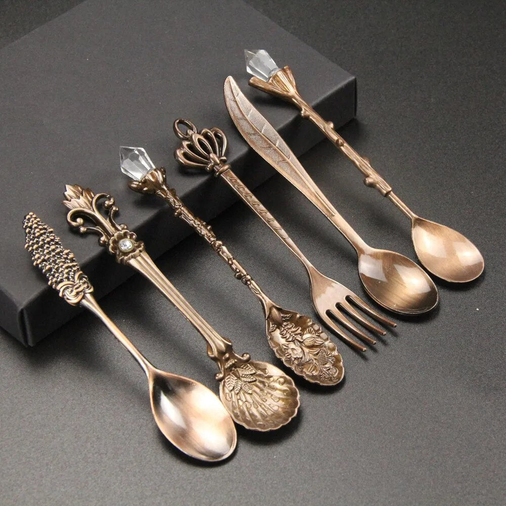 Avelena | Teelöffel-Set – Vintage geschnitzt – Retro-Zinklegierung – Dessert-Kaffeelöffel – Küchenbesteck