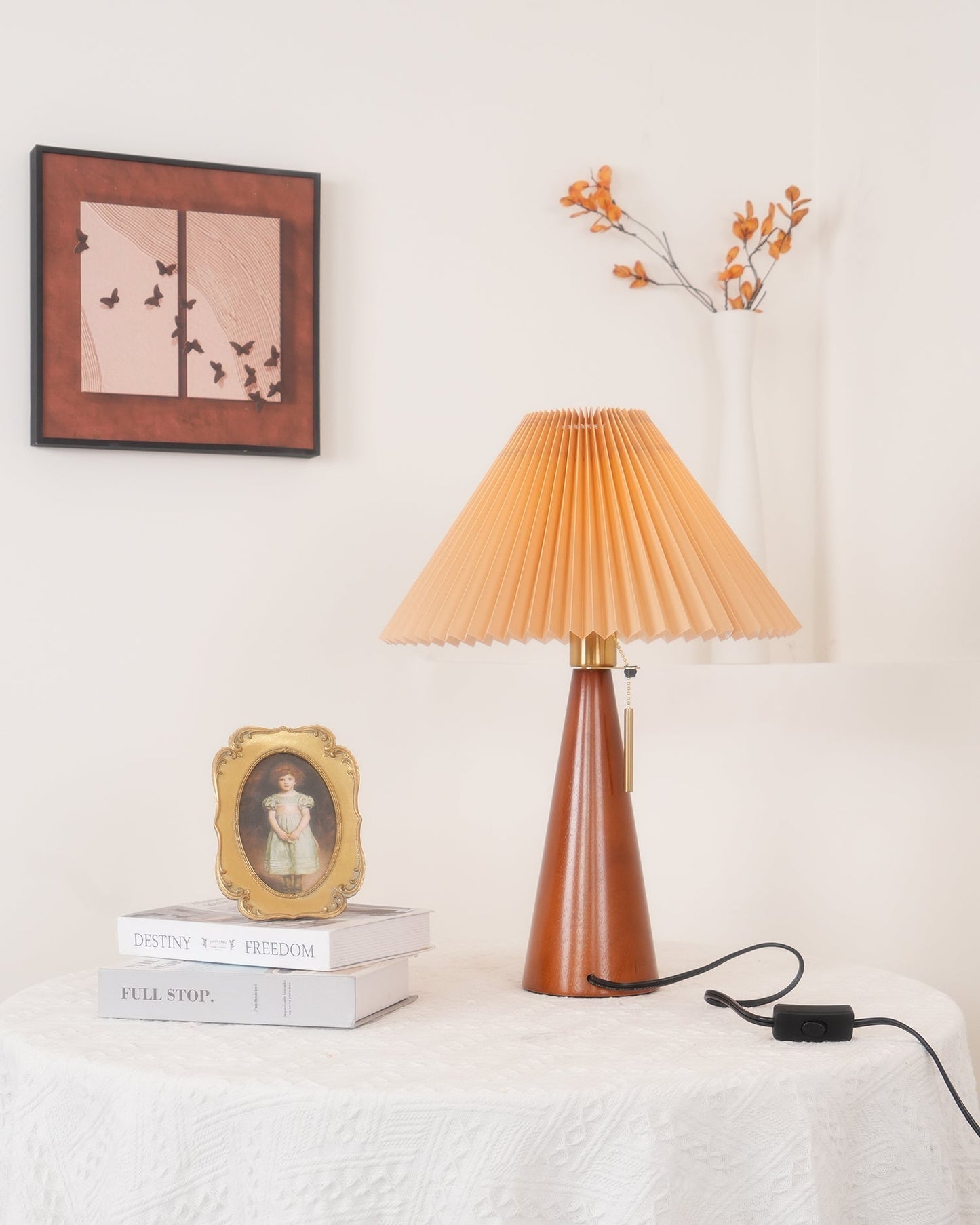 Avelena | AntiqueRadiance – Elegante Holz- und Metalltischlampe