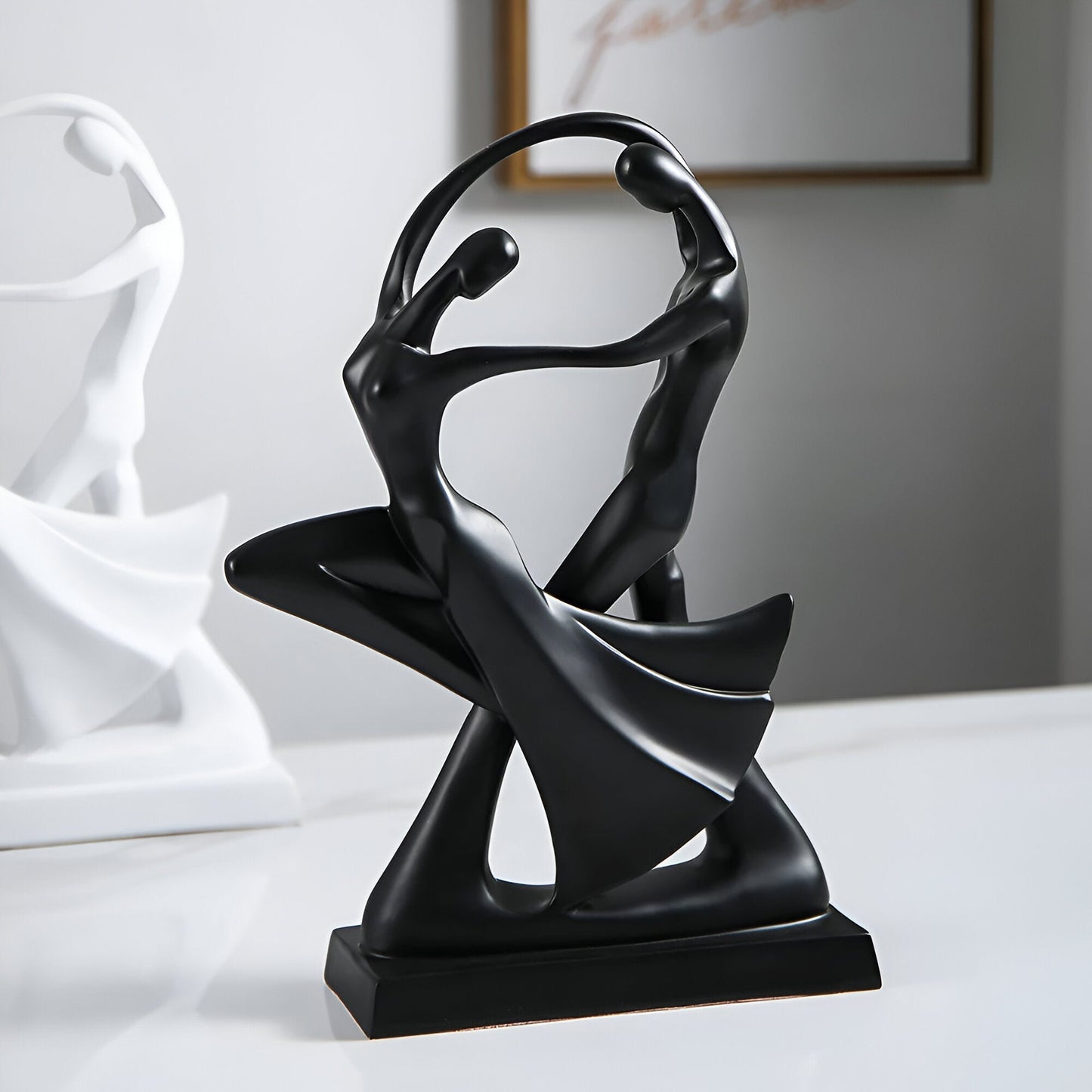Avelena | SwayDuo | Moderne tanzende Harzskulptur