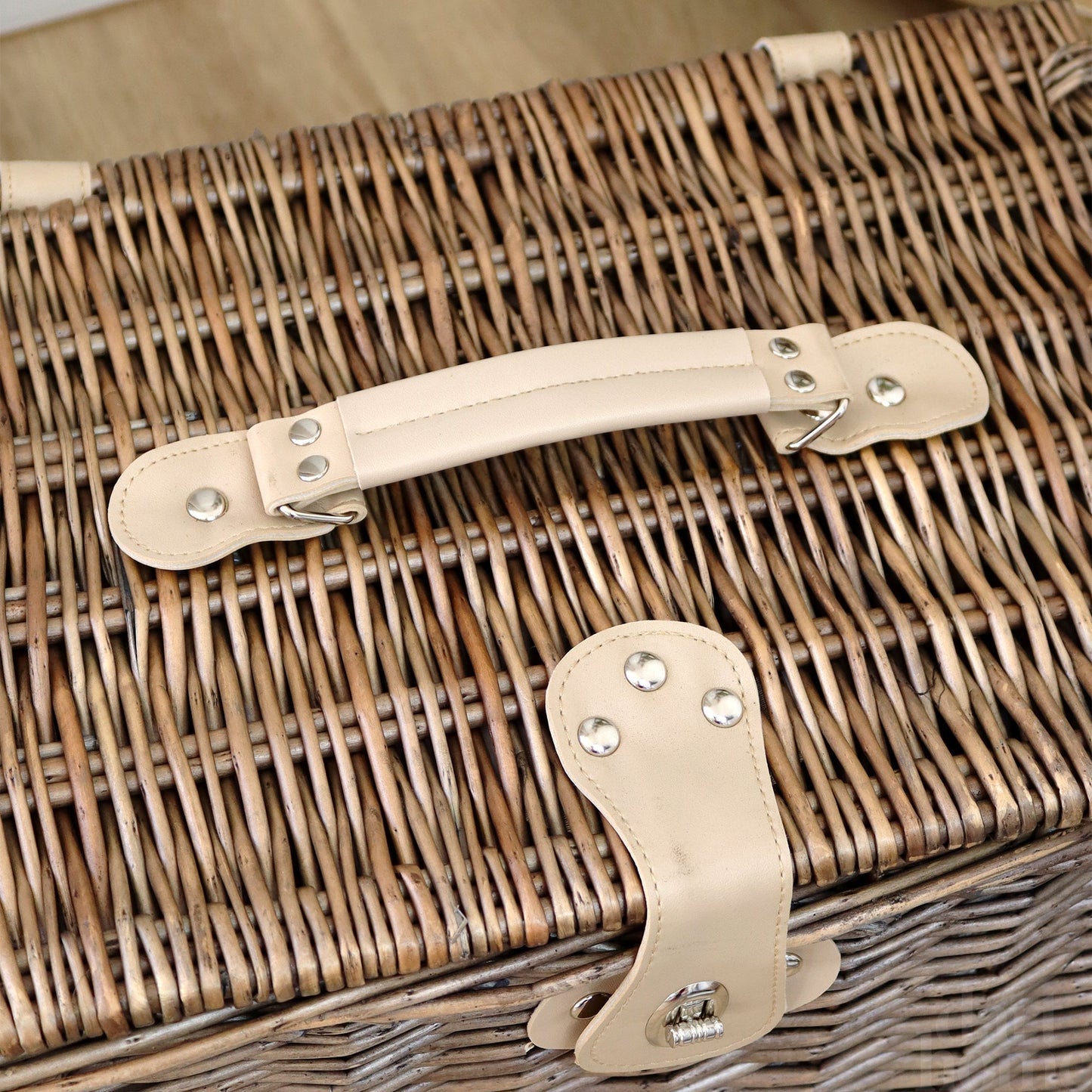 Avelena | Antique Wash Wicker Chest Hamper
