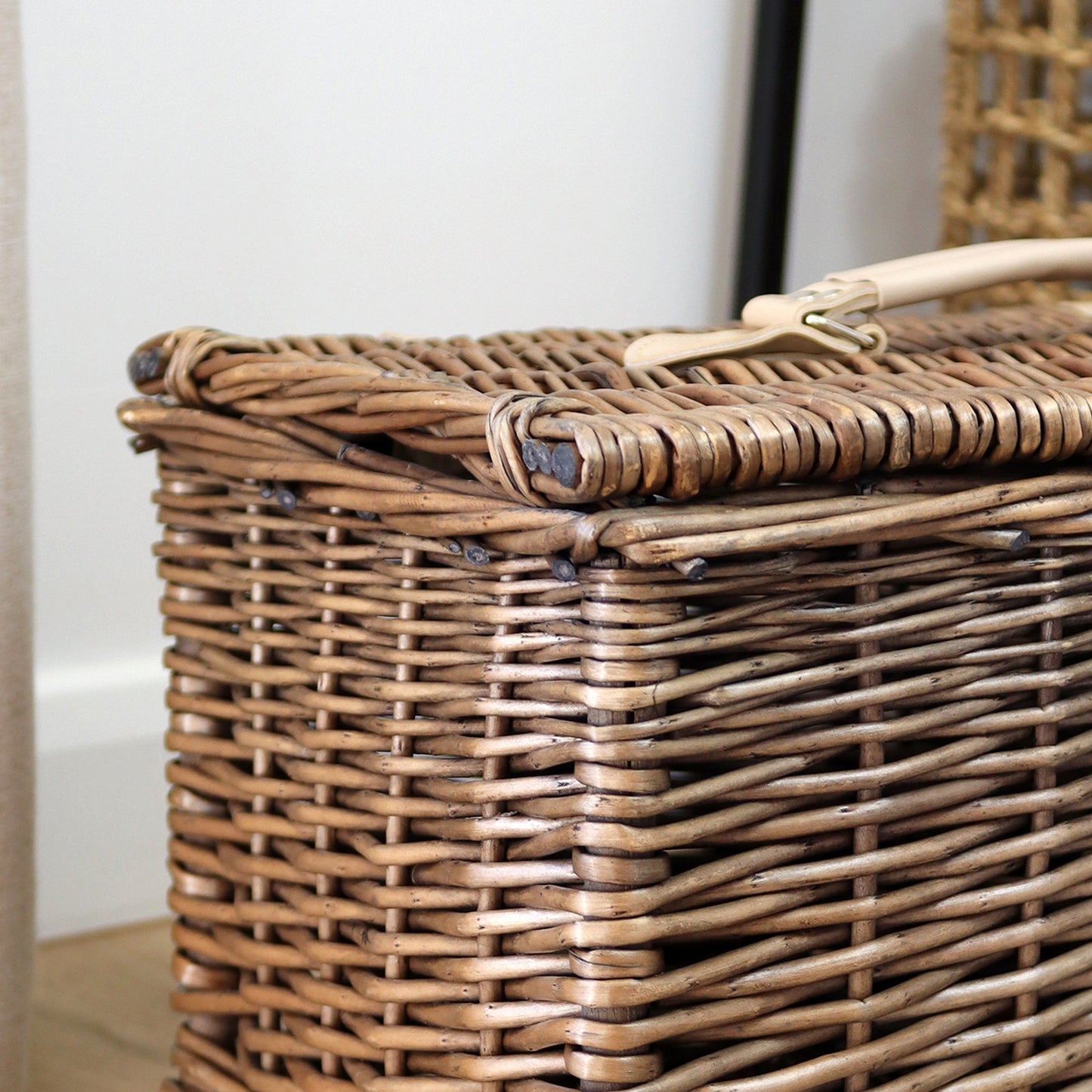 Avelena | Antique Wash Wicker Chest Hamper