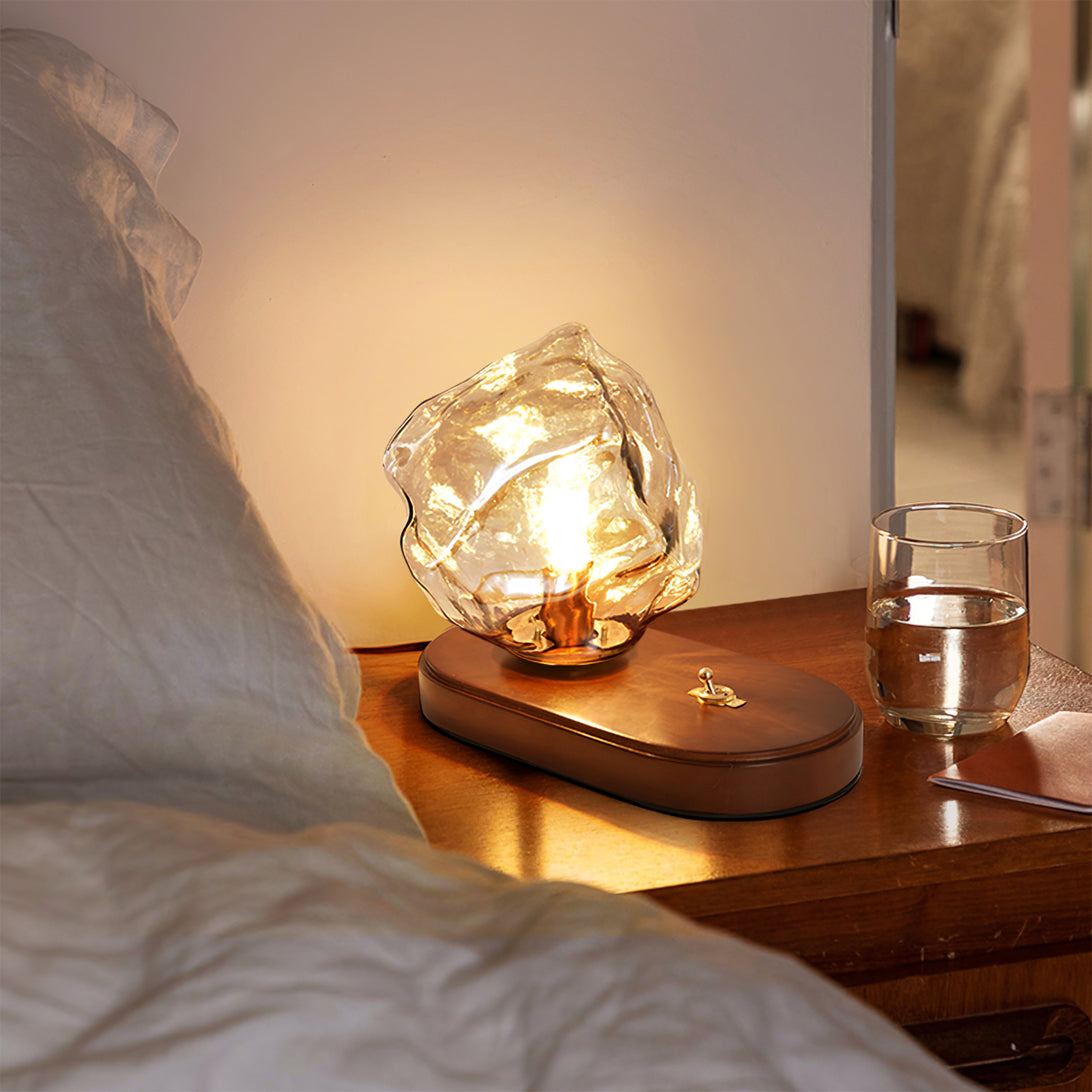 Avelena | RusticLume – Amber Glas und Holz Tischlampe