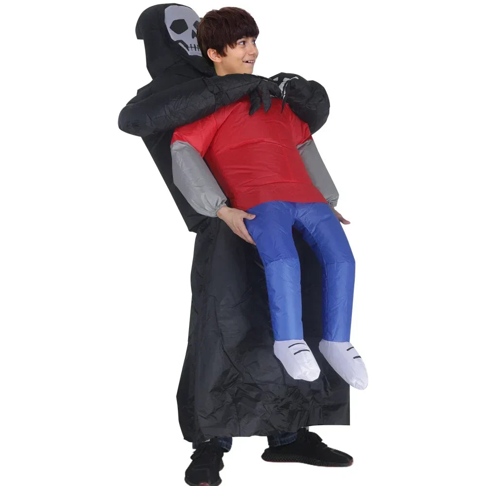 Avelena | Aufblasbares Gespenstkostüm mit schwarzem Umhang und Maske – Halloween Unisex Outfit